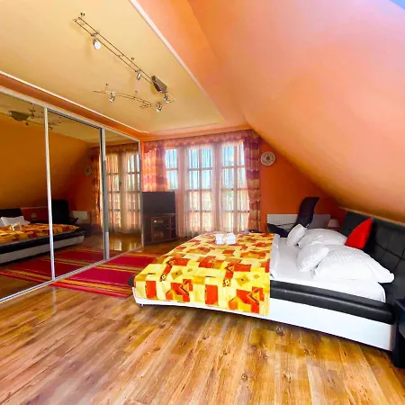 Bajor Panzio Buek-buekfuerdo, Adults Friendly 12 3*