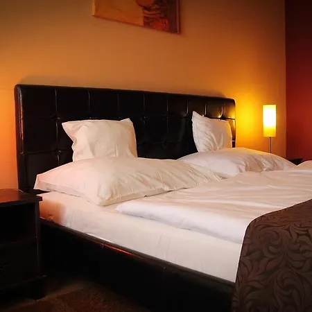 Bajor Panzio Buek-buekfuerdo, Adults Friendly 12 Aparthotel 3*
