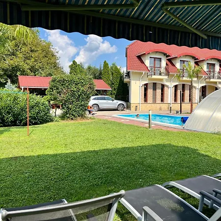 Bajor Panzio Buek-buekfuerdo, Adults Friendly 12 Lejlighedshotel 3*