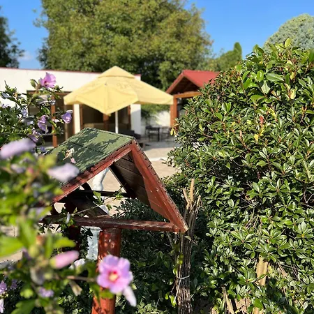 Bajor Panzio Buek-buekfuerdo, Adults Friendly 12 Aparthotel