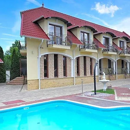 Bajor Panzio Buek-buekfuerdo, Adults Friendly 12 4*