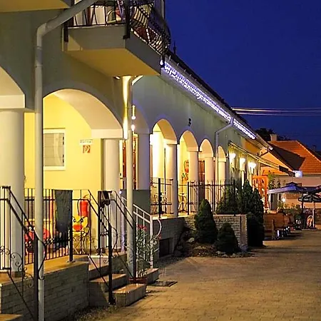 公寓式酒店 Bajor Panzio Buek-buekfuerdo, Adults Friendly 12 Bük