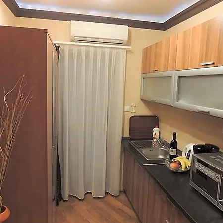 Bajor Panzio Buek-buekfuerdo, Adults Friendly 12