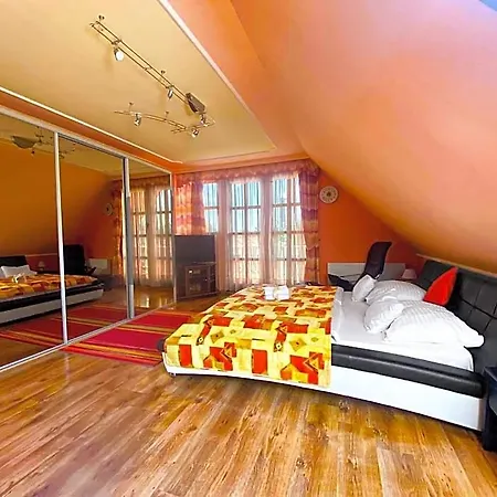 Bajor Panzio Buek-buekfuerdo, Adults Friendly 12