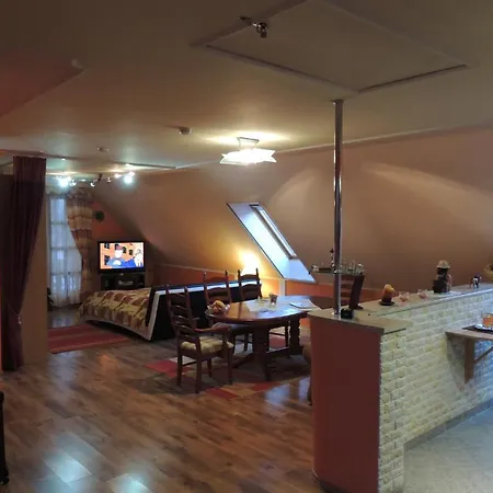 Bajor Panzio Buek-buekfuerdo, Adults Friendly 12 Aparthotel