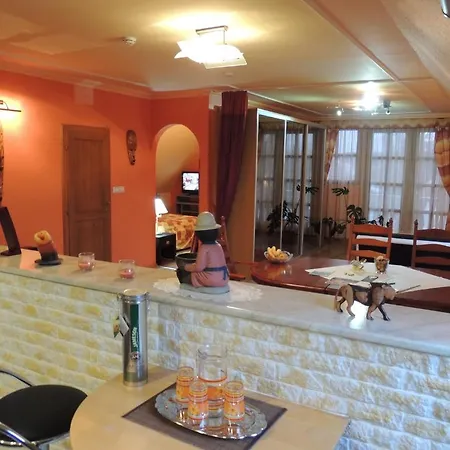 Bajor Panzio Buek-buekfuerdo, Adults Friendly 12 アパートホテル Bük
