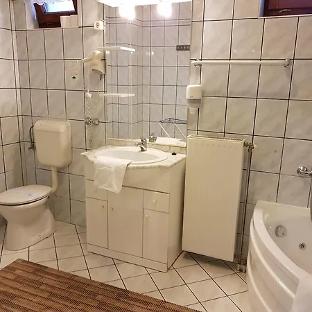 Bajor Panzio Buek-buekfuerdo, Adults Friendly 12 3*
