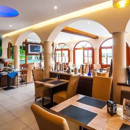 Bajor Panzio Buek-buekfuerdo, Adults Friendly 12 Aparthotel 3*