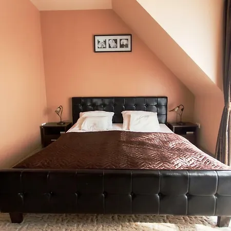 Bajor Panzio Buek-buekfuerdo, Adults Friendly 12 Bük