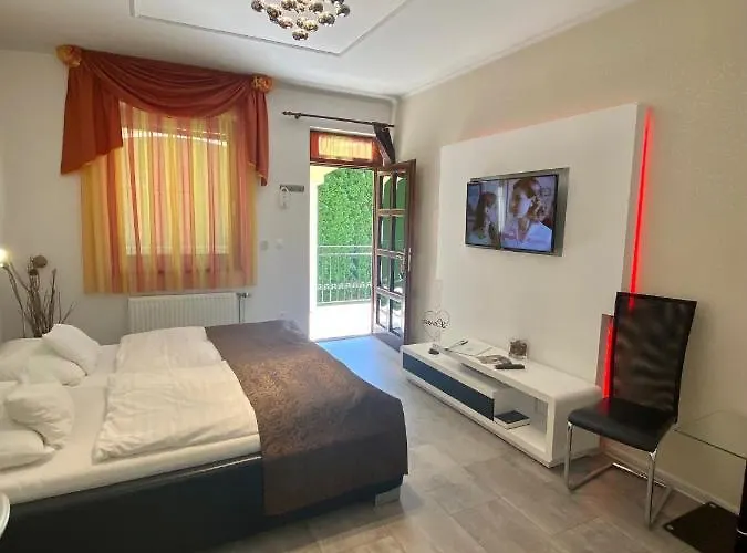 Bajor Panzio Buek-buekfuerdo, Adults Friendly 12 Hotel de apartamente