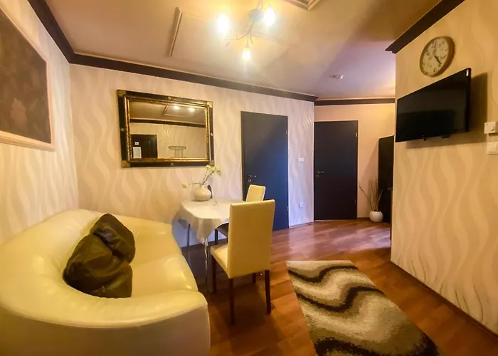 Bajor Panzio Buek-buekfuerdo, Adults Friendly 12