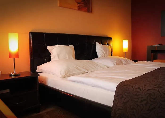 Bajor Panzio Buek-buekfuerdo, Adults Friendly 12 Hotel de apartamente 3*