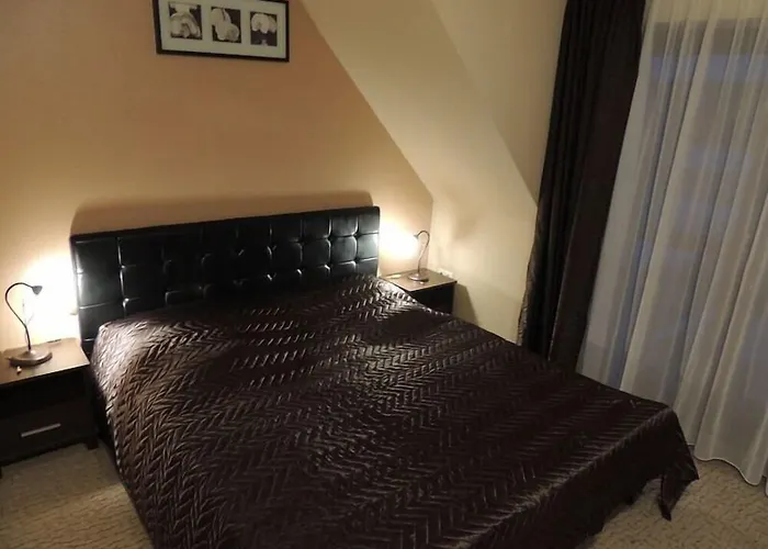 Bajor Panzio Buek-buekfuerdo, Adults Friendly 12 3*