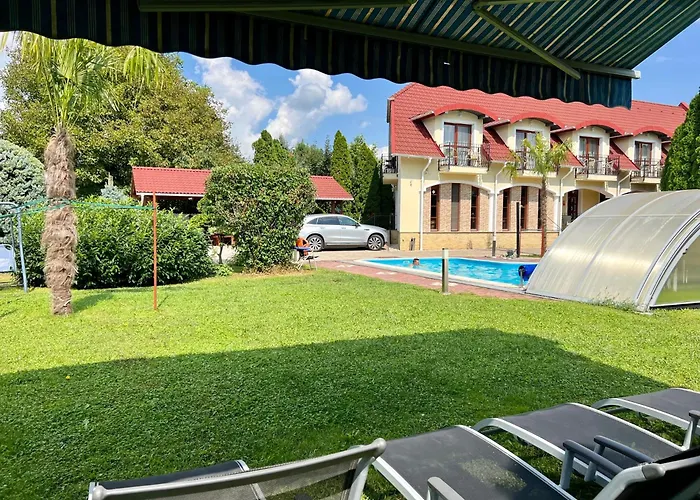 Bajor Panzio Buek-buekfuerdo, Adults Friendly 12 Hotel de apartamente 3*