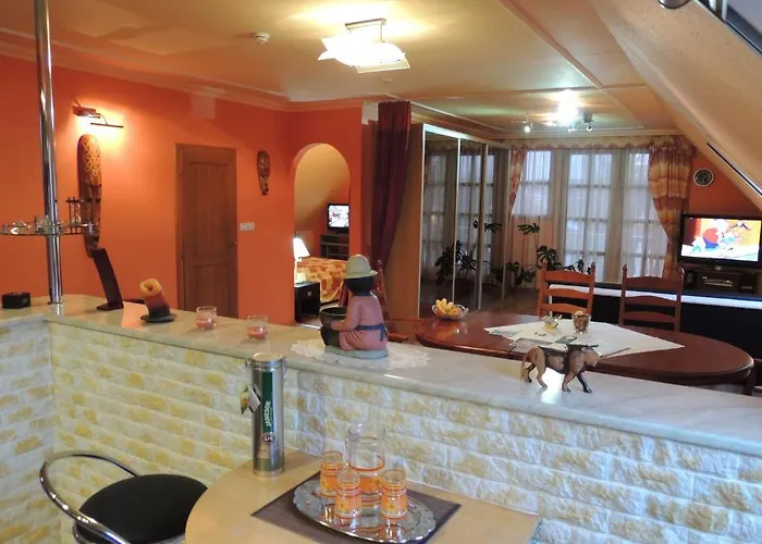 Bajor Panzio Buek-buekfuerdo, Adults Friendly 12 Hotel de apartamente Bük
