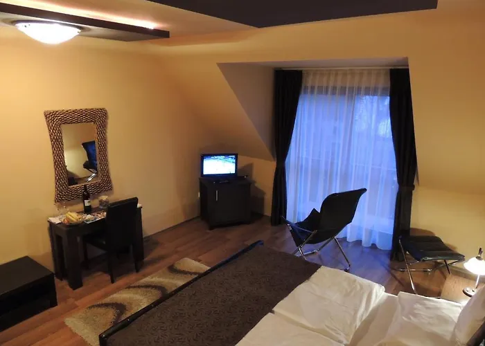 Апарт-отель Bajor Panzio Buek-buekfuerdo, Adults Friendly 12 3*