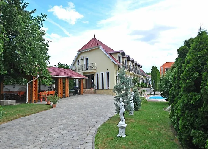Bajor Panzio Buek-buekfuerdo, Adults Friendly 12 Апарт-отель 3*