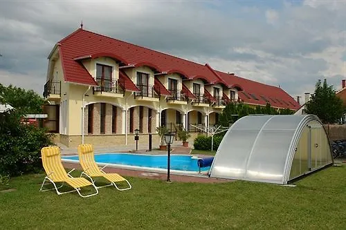 Bajor Panzio Buek-buekfuerdo, Adults Friendly 12 Hotel de apartamente