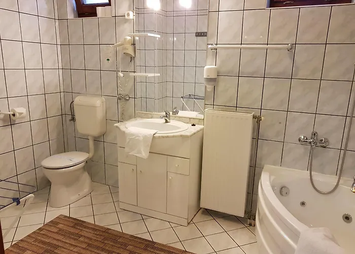 Bajor Panzio Buek-buekfuerdo, Adults Friendly 12 3*