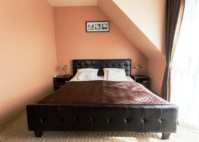 Bajor Panzio Buek-buekfuerdo, Adults Friendly 12 Bük