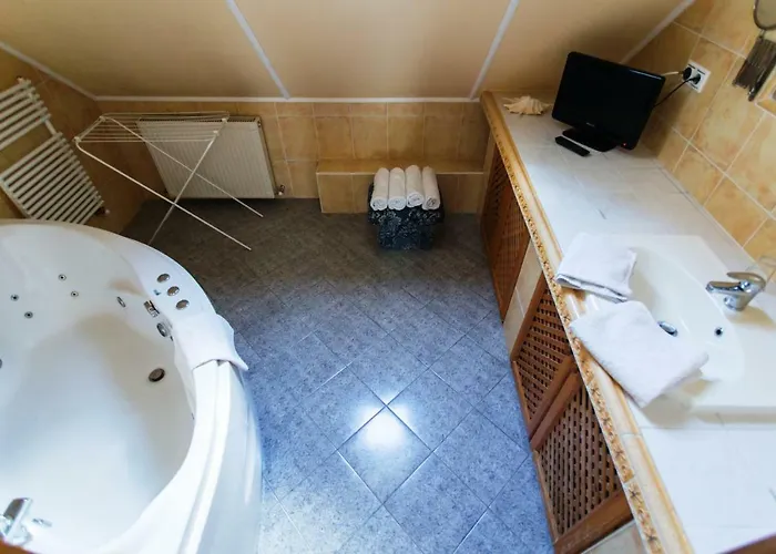 Апарт-отель Bajor Panzio Buek-buekfuerdo, Adults Friendly 12 3*